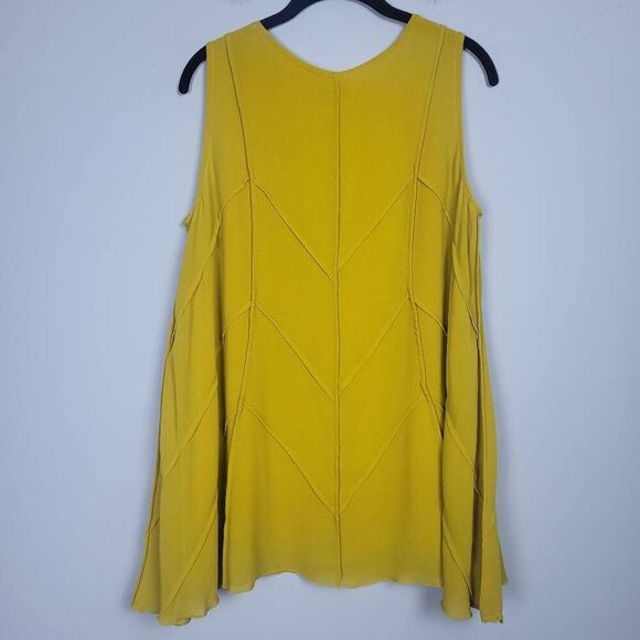John Mark Womens Sleeveless Swing Top Yellow Size Medium Textured Flowy Office - Picture 2 of 6